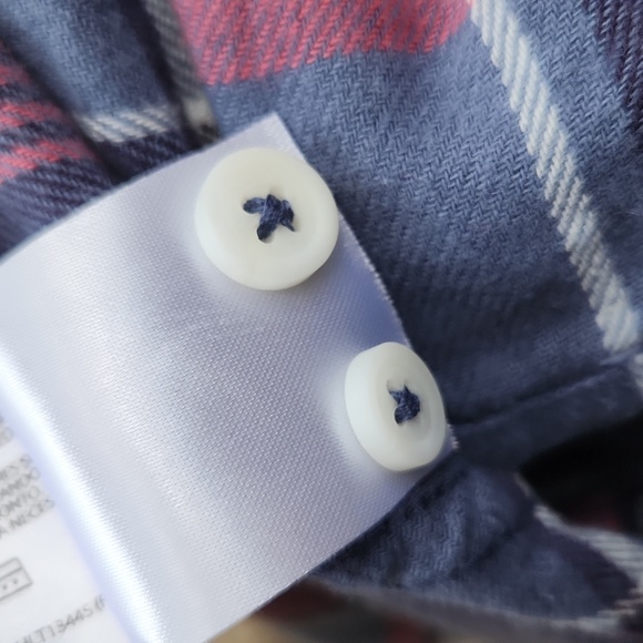 EUC womens "WoolRich" plaid button down thermal shirt - Picture 8 of 9